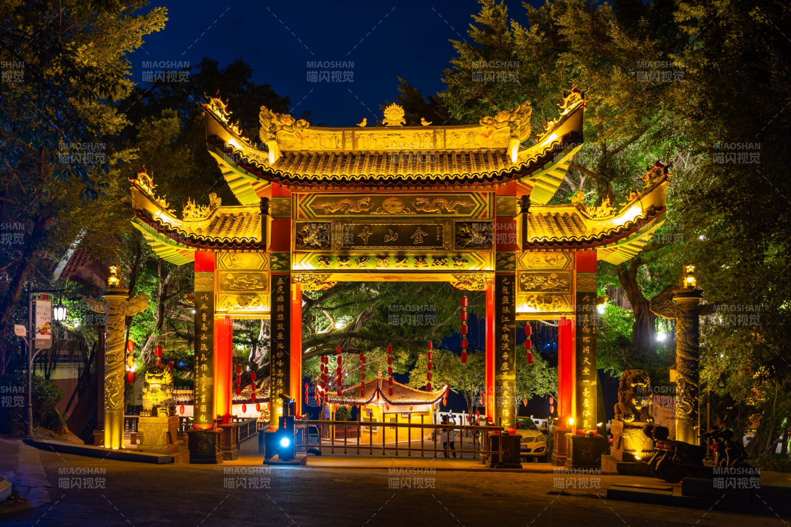 夜色中的金山寺