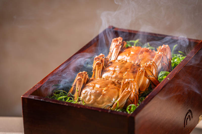 热气腾腾的蒸蟹