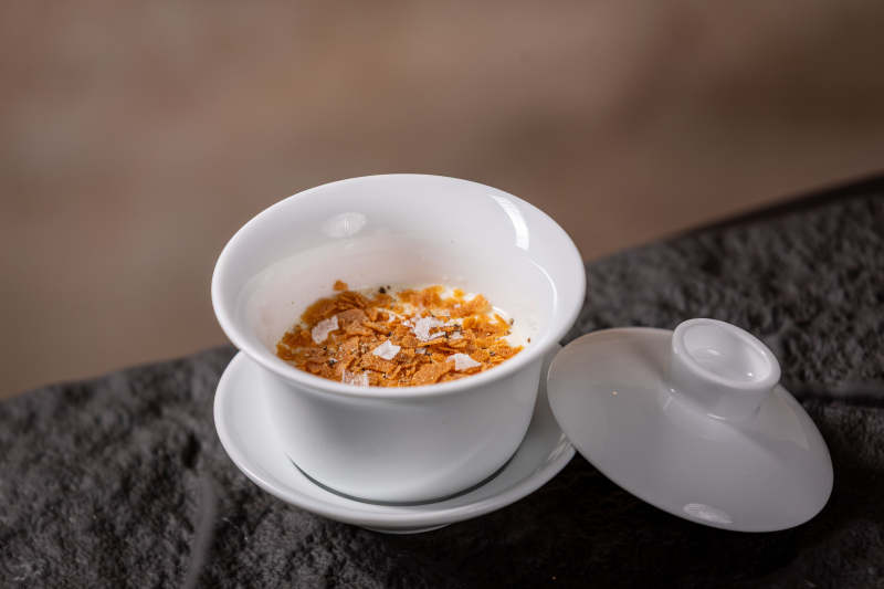 茶盏中的干花茶