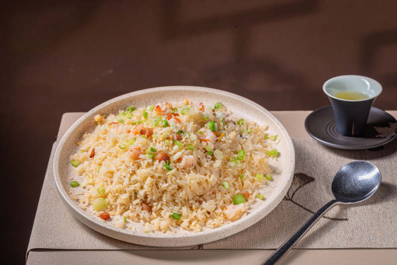 美味炒饭配茶