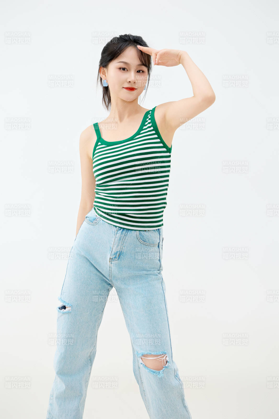 影棚拍攝穿著青春靚麗的亞洲女性夏季形象