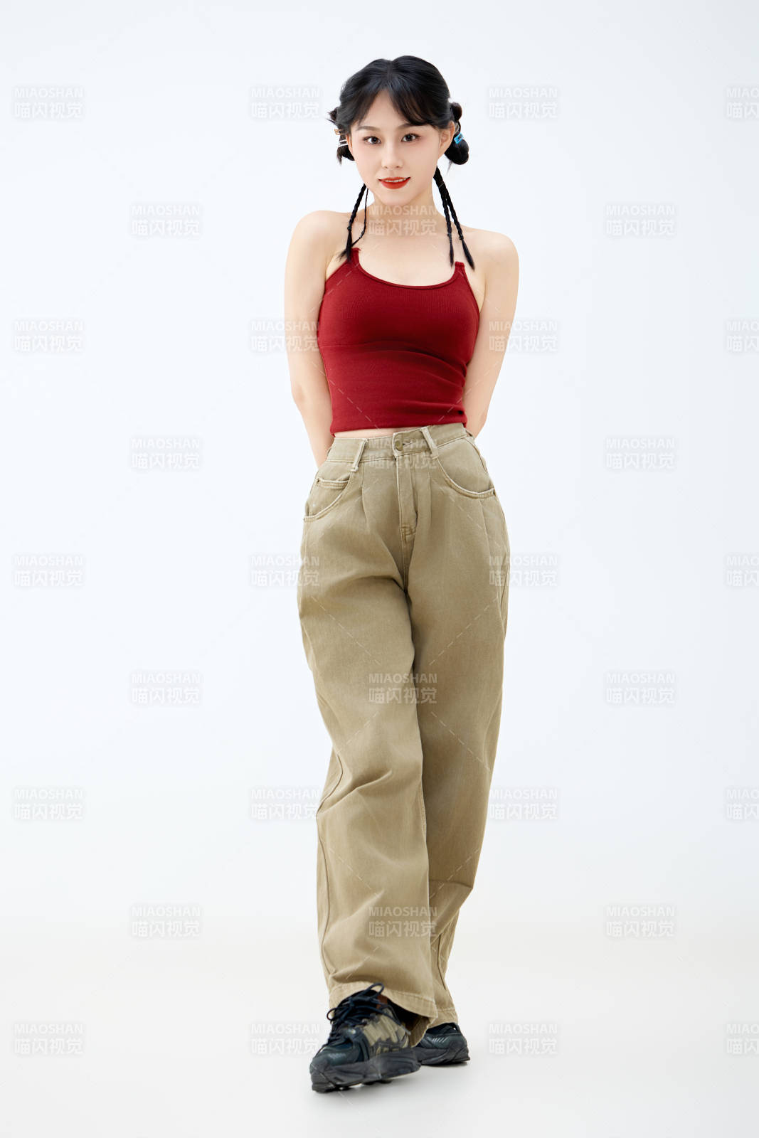 影棚拍攝穿著青春靚麗的亞洲女性夏季形象