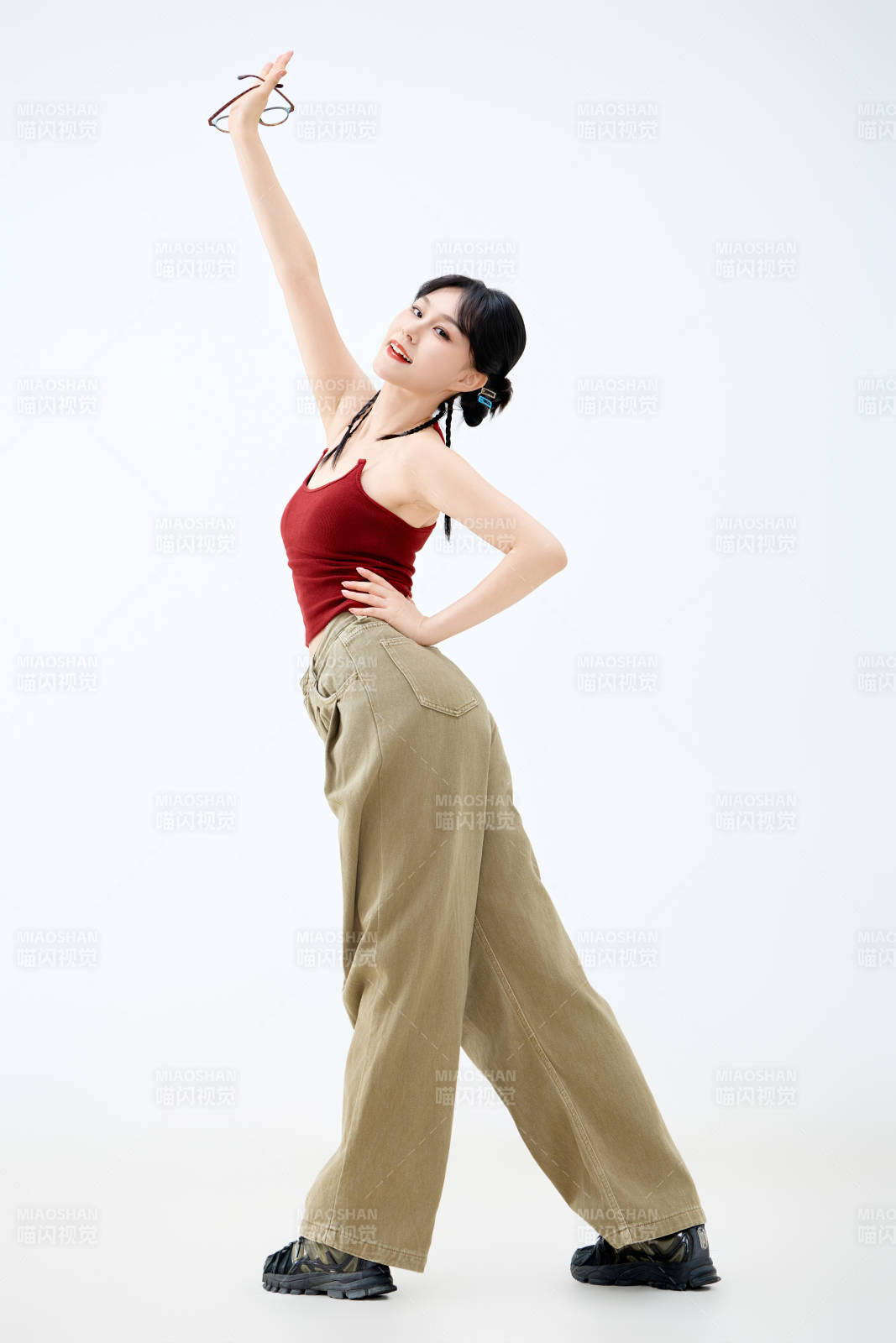 影棚拍攝穿著青春靚麗的亞洲女性夏季形象