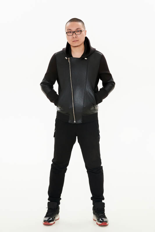 白色背景下的雅痞青年形象