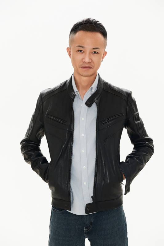 白色背景下的雅痞青年形象