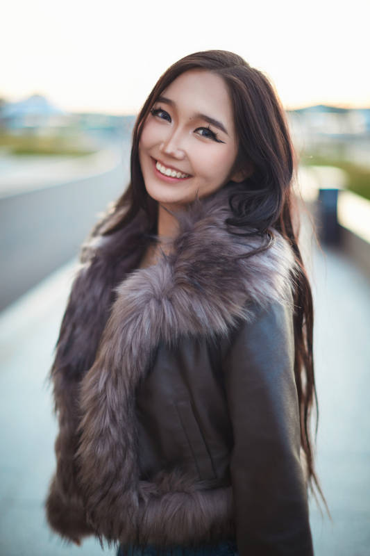 那达慕大会上表演的蒙古族传统舞蹈