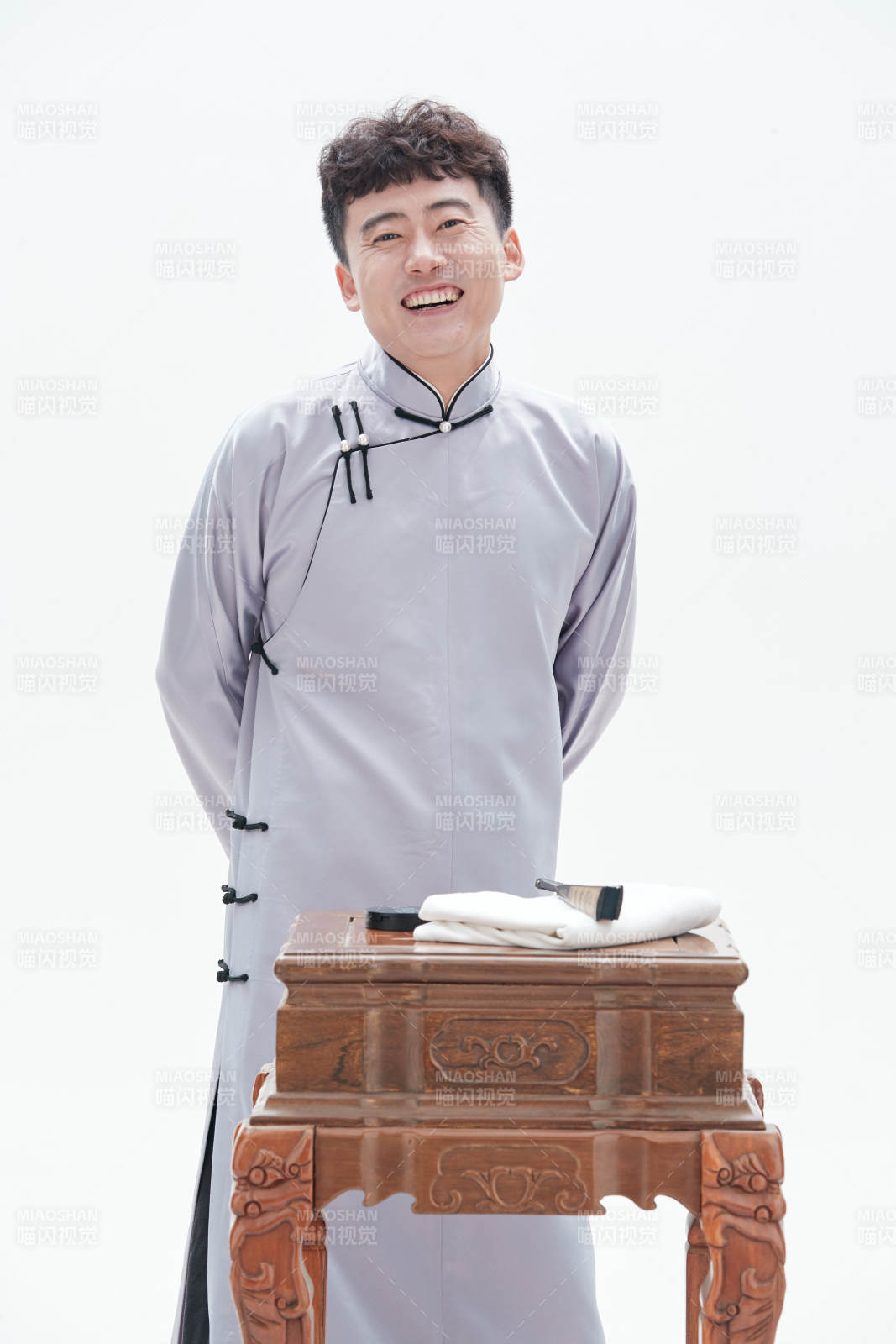 中国传统曲艺单口相声表演艺术形象