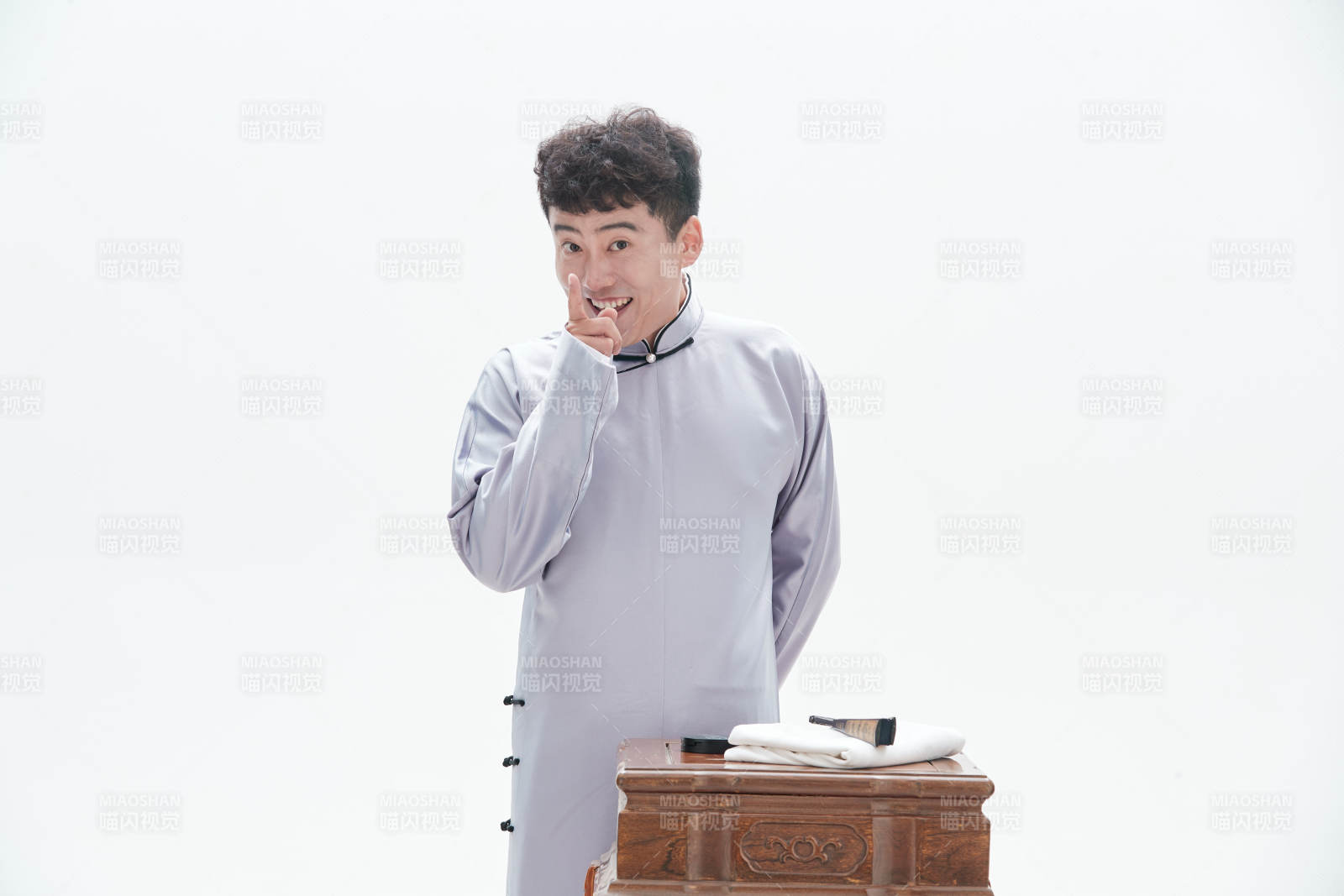 中国传统曲艺单口相声表演艺术形象