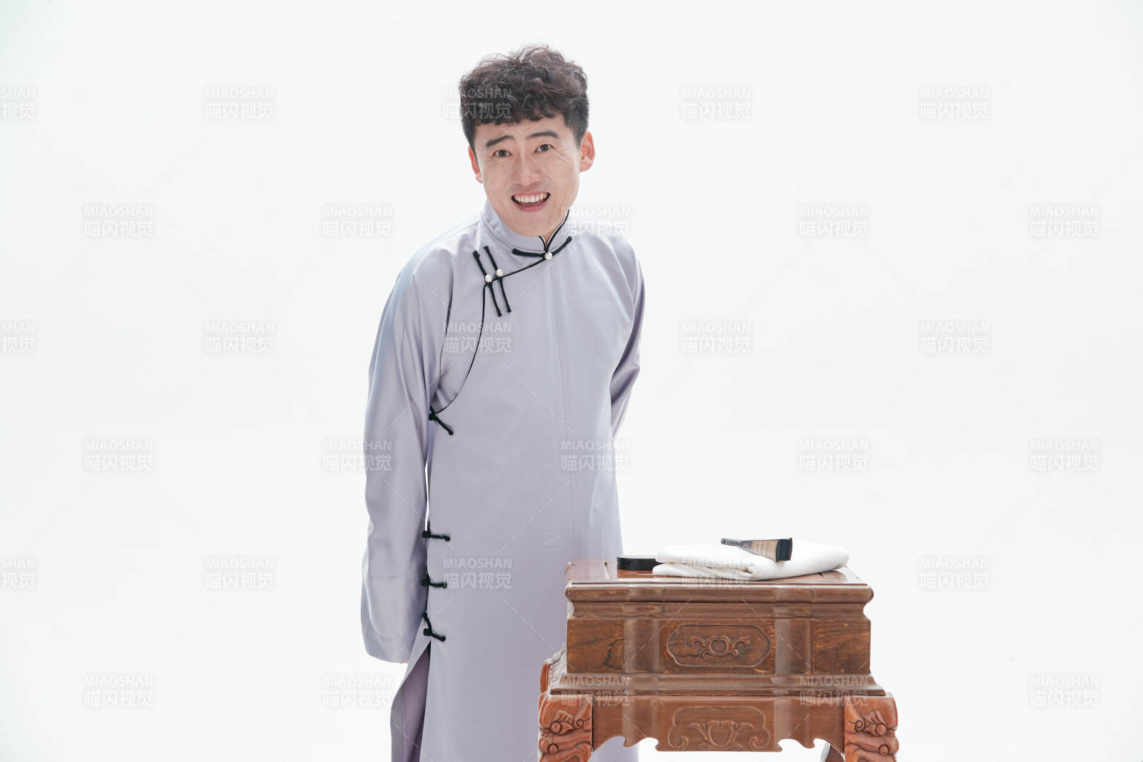 中国传统曲艺单口相声表演艺术形象