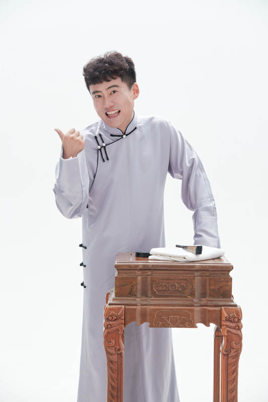 中国传统曲艺单口相声表演艺术形象