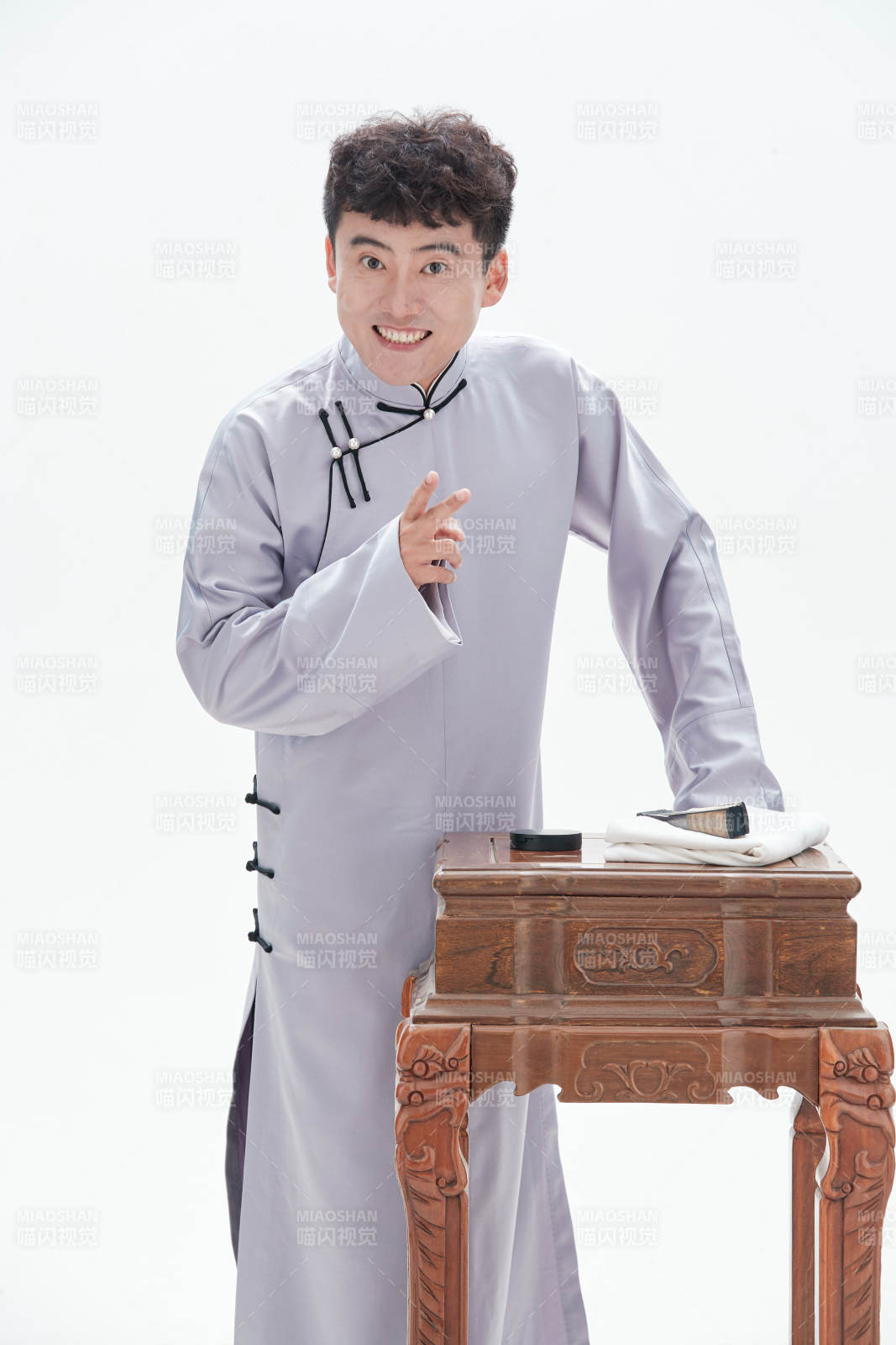 中國傳統曲藝單口相聲表演藝術形象