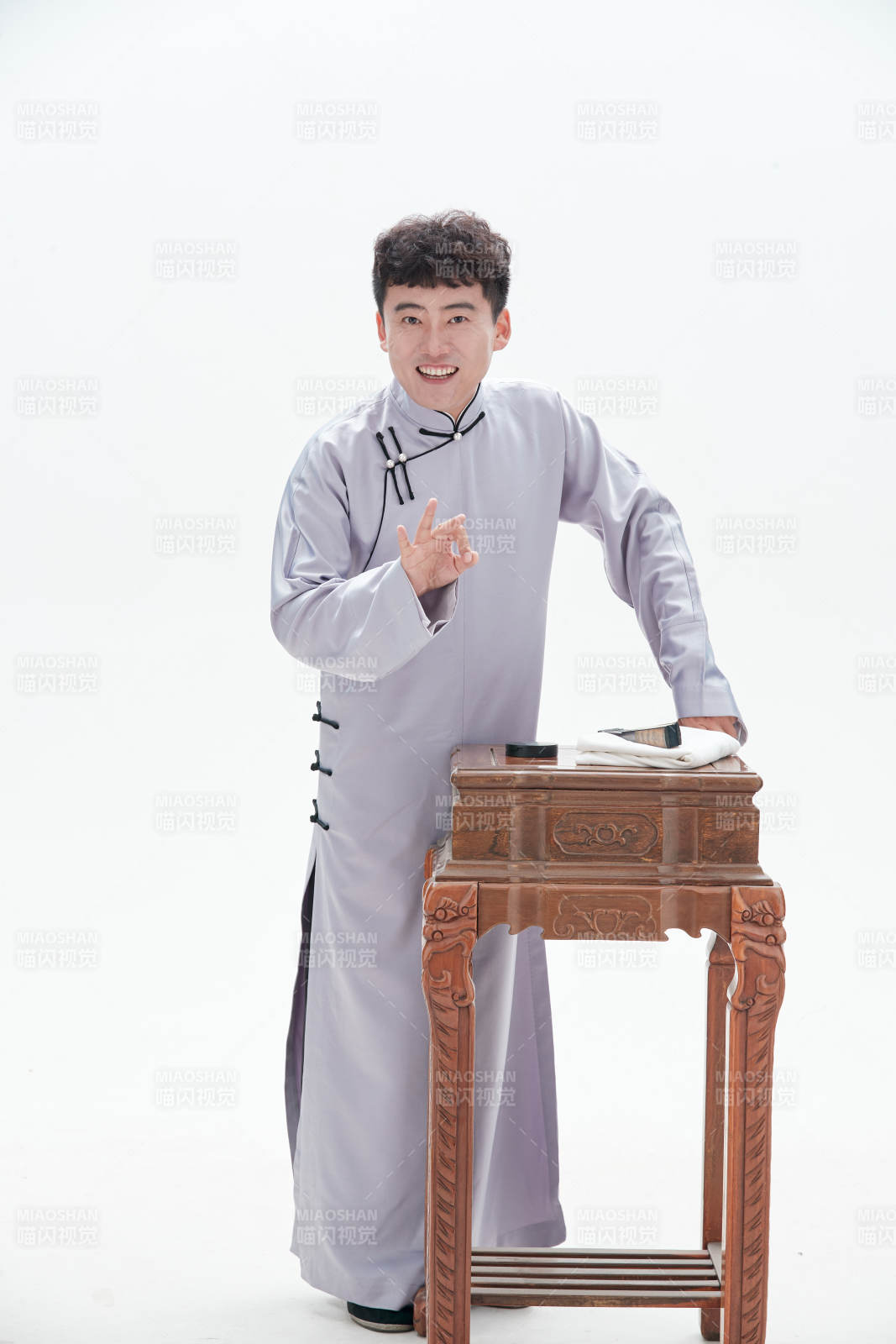 中國傳統曲藝單口相聲表演藝術形象