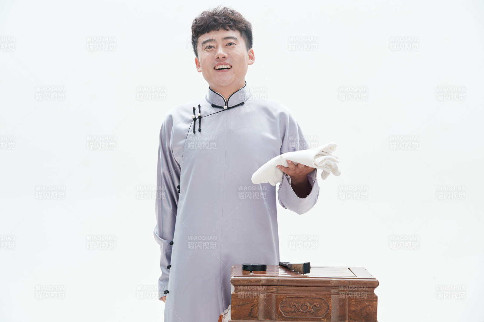 中國傳統曲藝單口相聲表演藝術形象