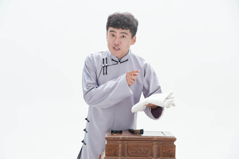 中国传统曲艺单口相声表演艺术形象