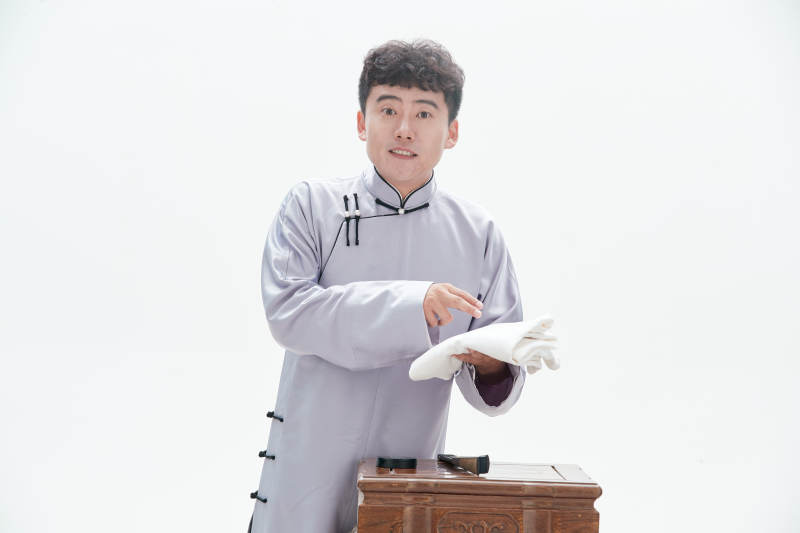 中国传统曲艺单口相声表演艺术形象