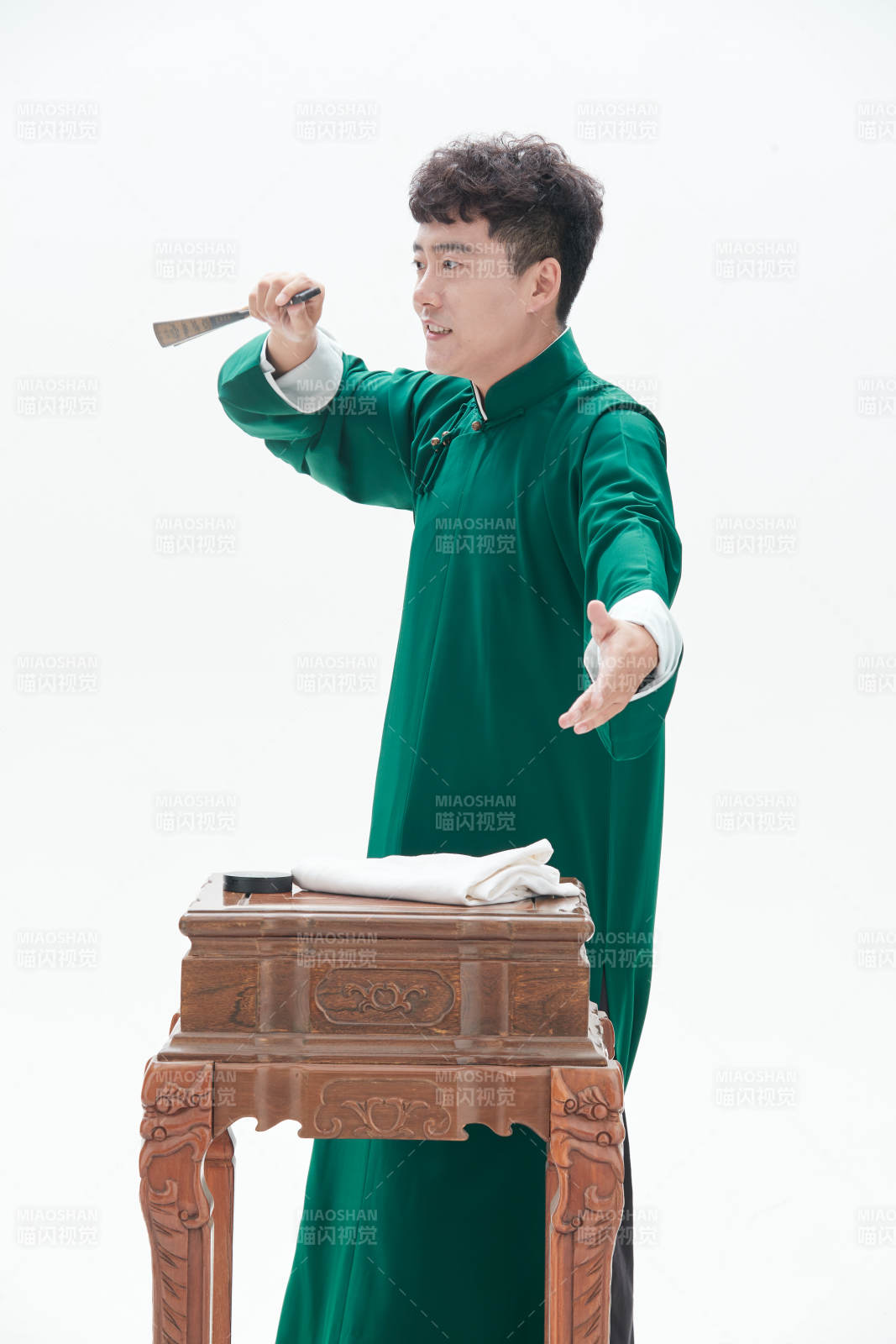 中国传统曲艺相说书人演艺术形象