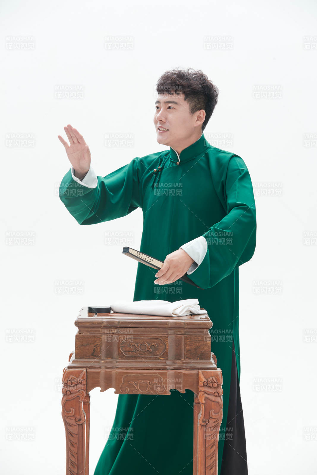 中國傳統曲藝相說書人演藝術形象