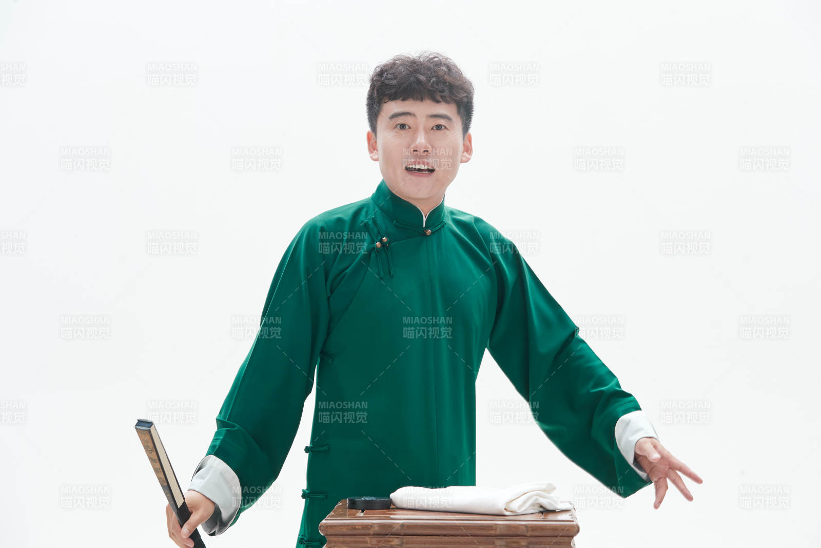 中国传统曲艺相说书人演艺术形象