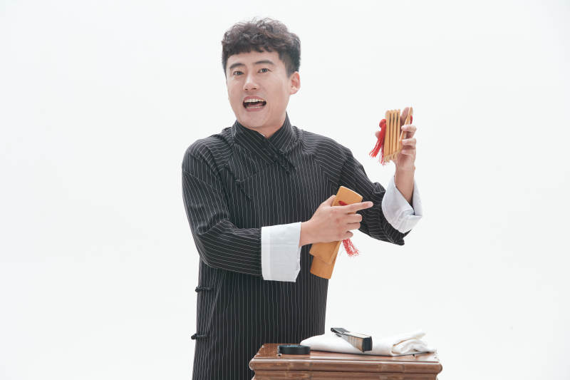 中国传统曲艺竹板书表演艺术形象