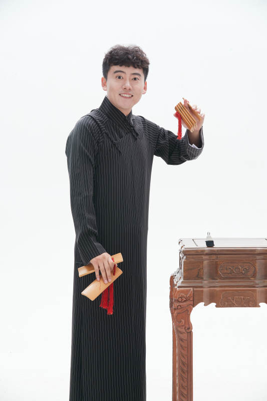 中國傳統曲藝竹板書表演藝術形象