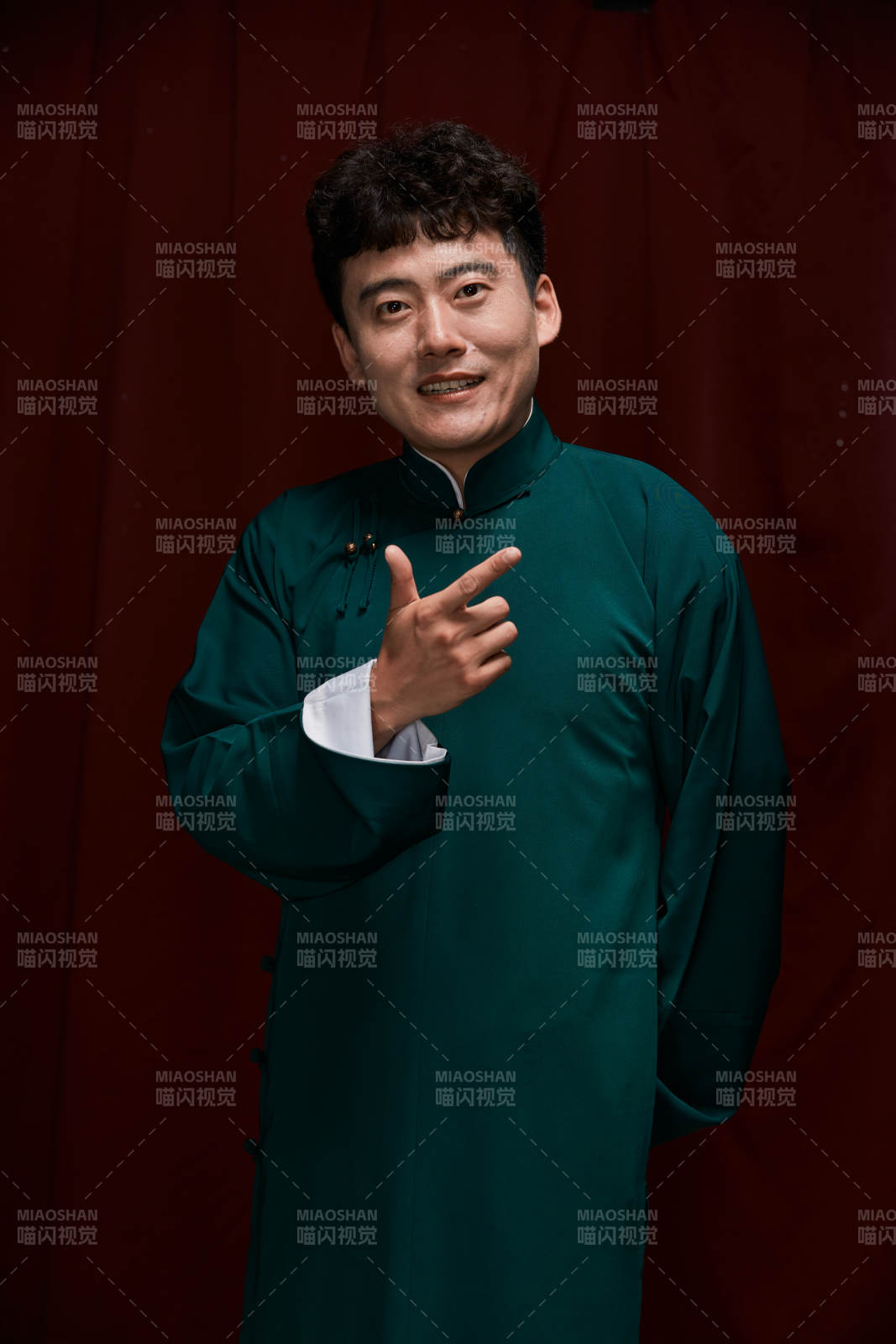 中国传统曲艺相声表演艺人形象