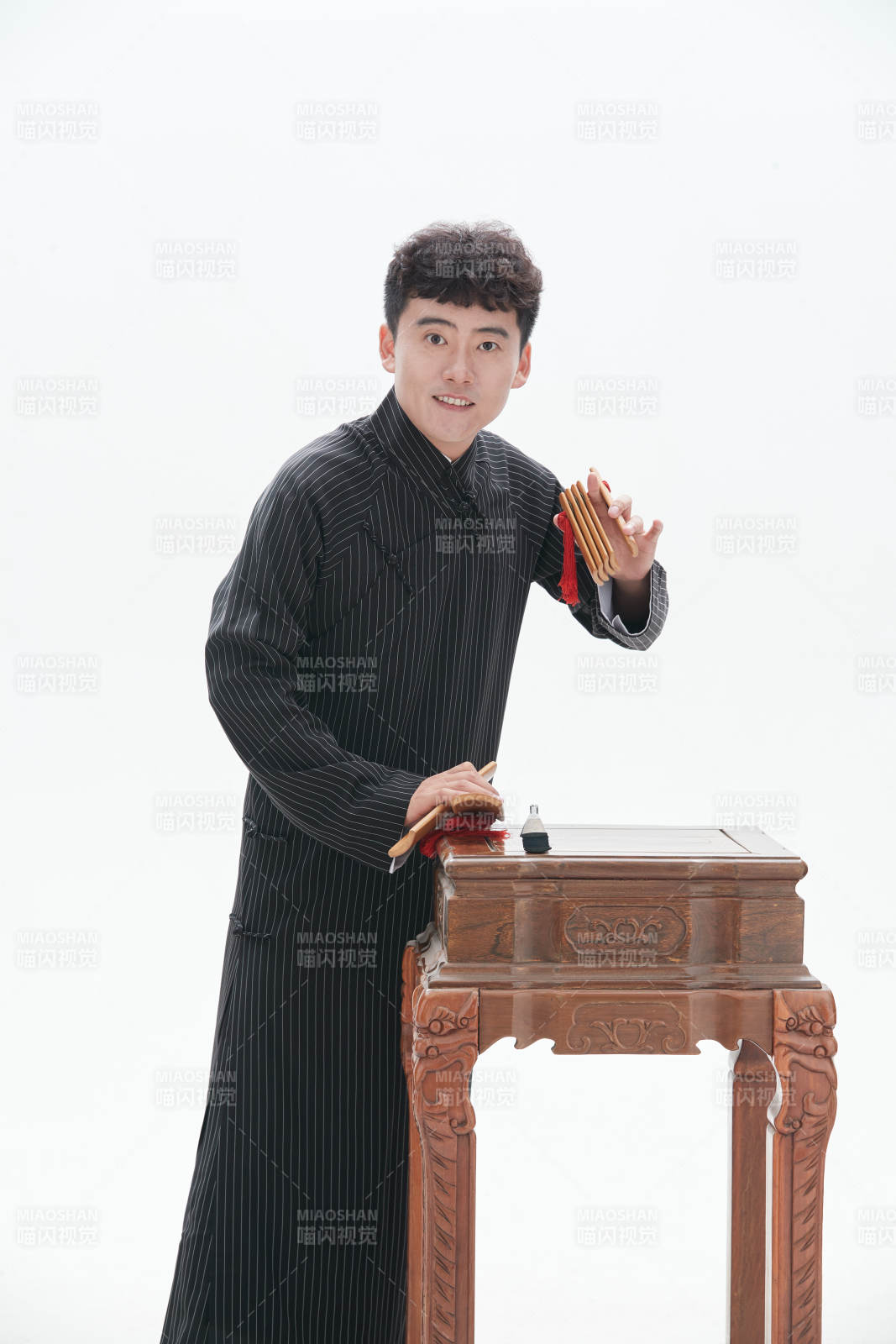 中國傳統曲藝竹板書表演藝術形象