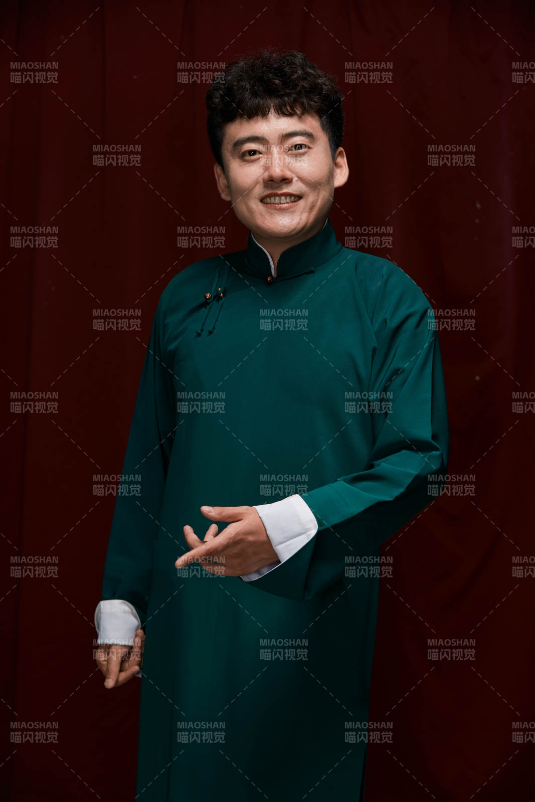 中国传统曲艺相声表演艺人形象