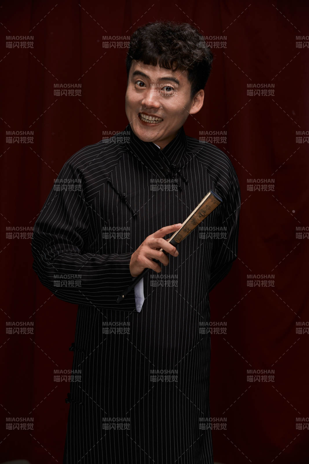 中国传统曲艺相声表演艺人形象