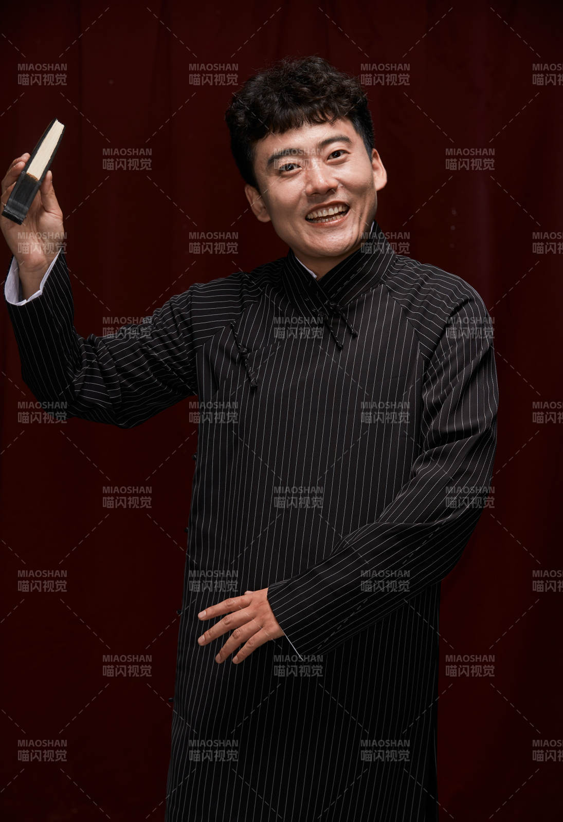 中国传统曲艺相声表演艺人形象