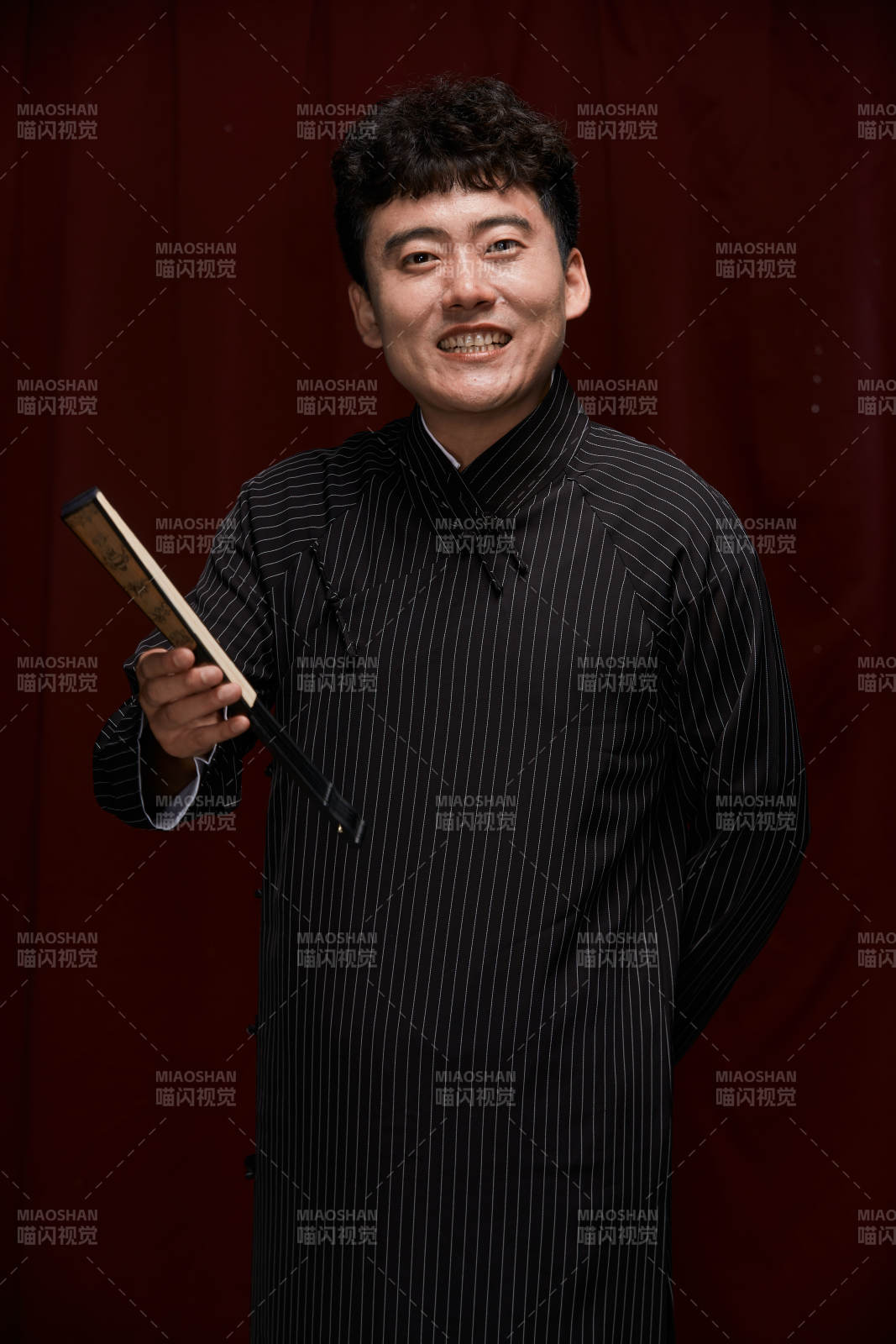 中国传统曲艺相声表演艺人形象