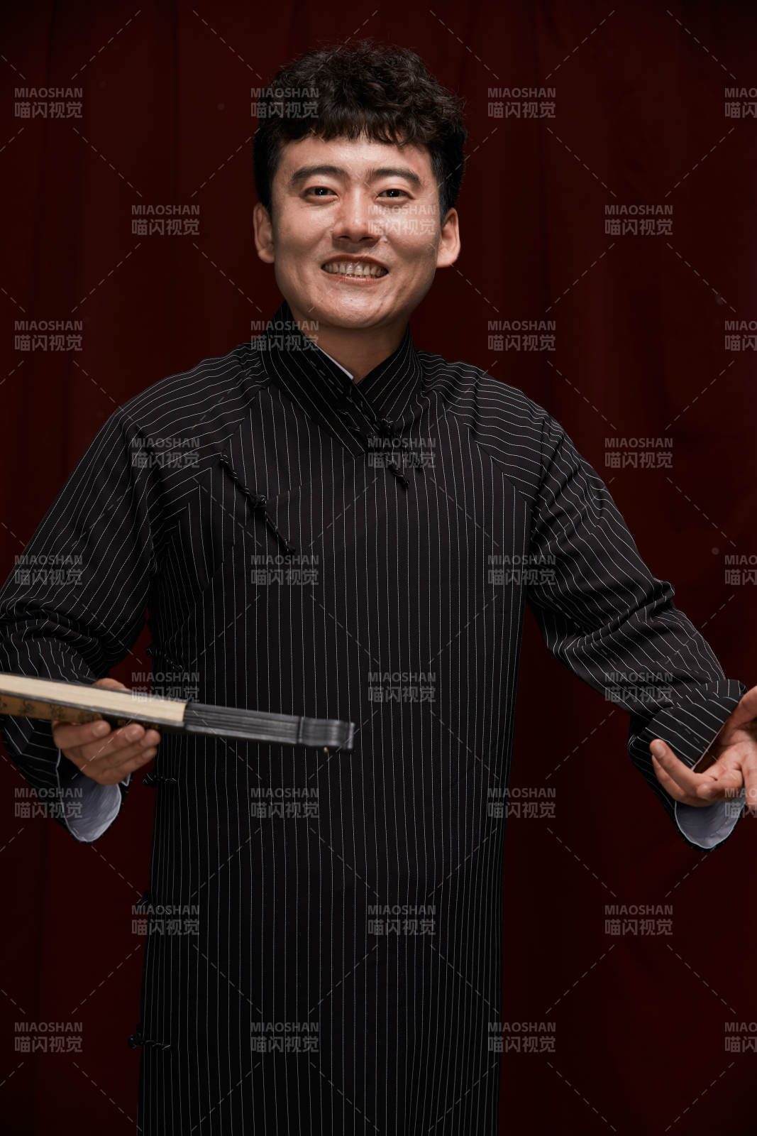 中国传统曲艺相声表演艺人形象