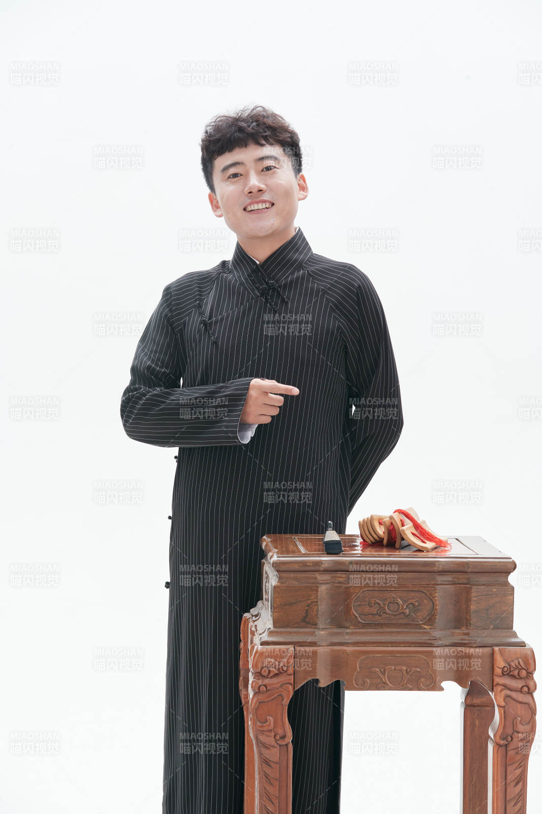 中国传统曲艺相声表演艺术形象