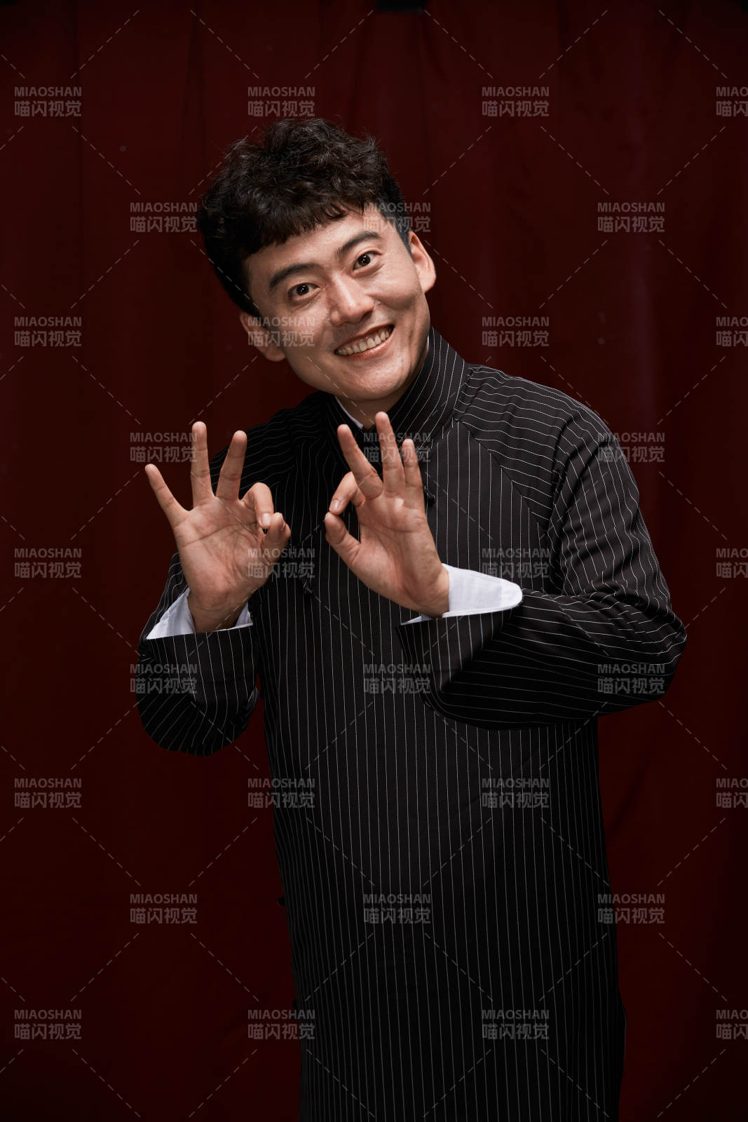 中国传统曲艺相声表演艺人形象