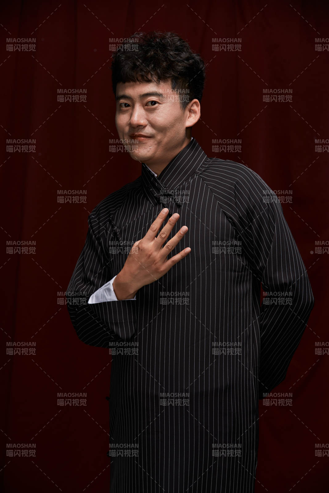 中国传统曲艺相声表演艺人形象