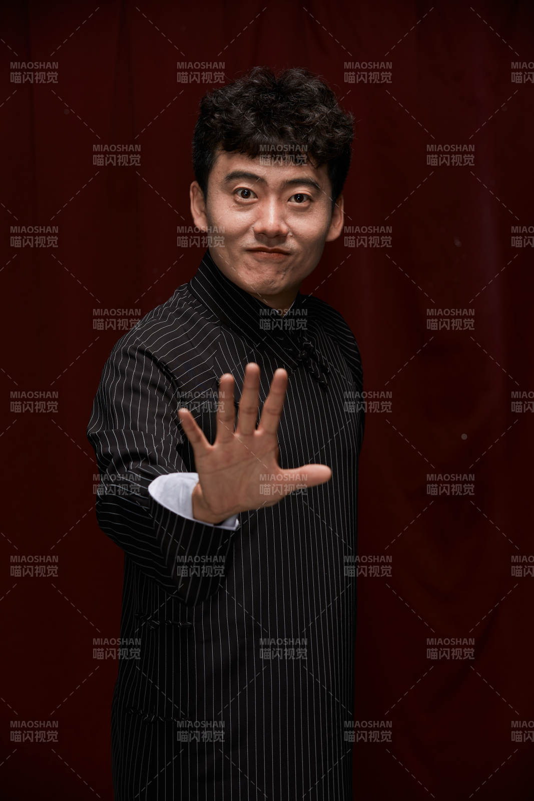 中国传统曲艺相声表演艺人形象