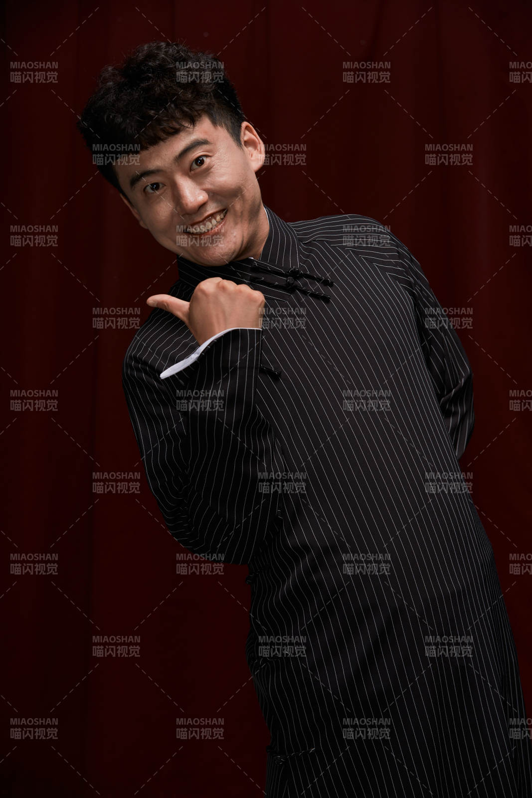 中国传统曲艺相声表演艺人形象