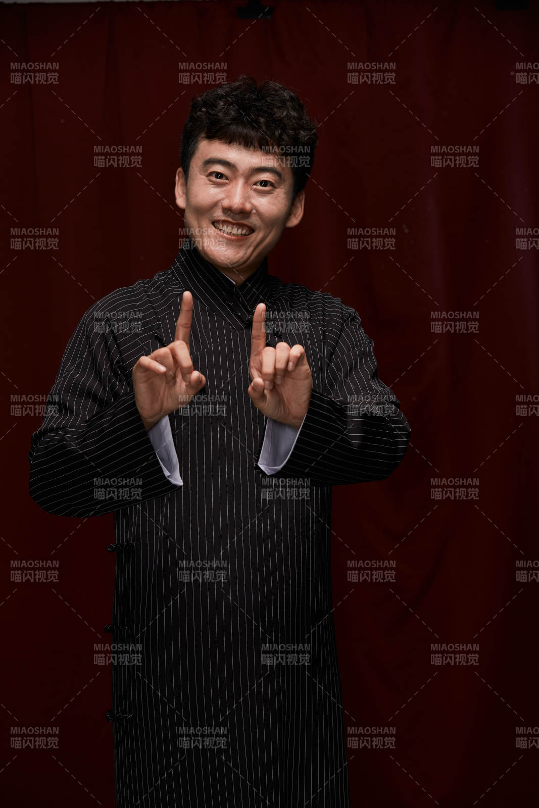 中国传统曲艺相声表演艺人形象