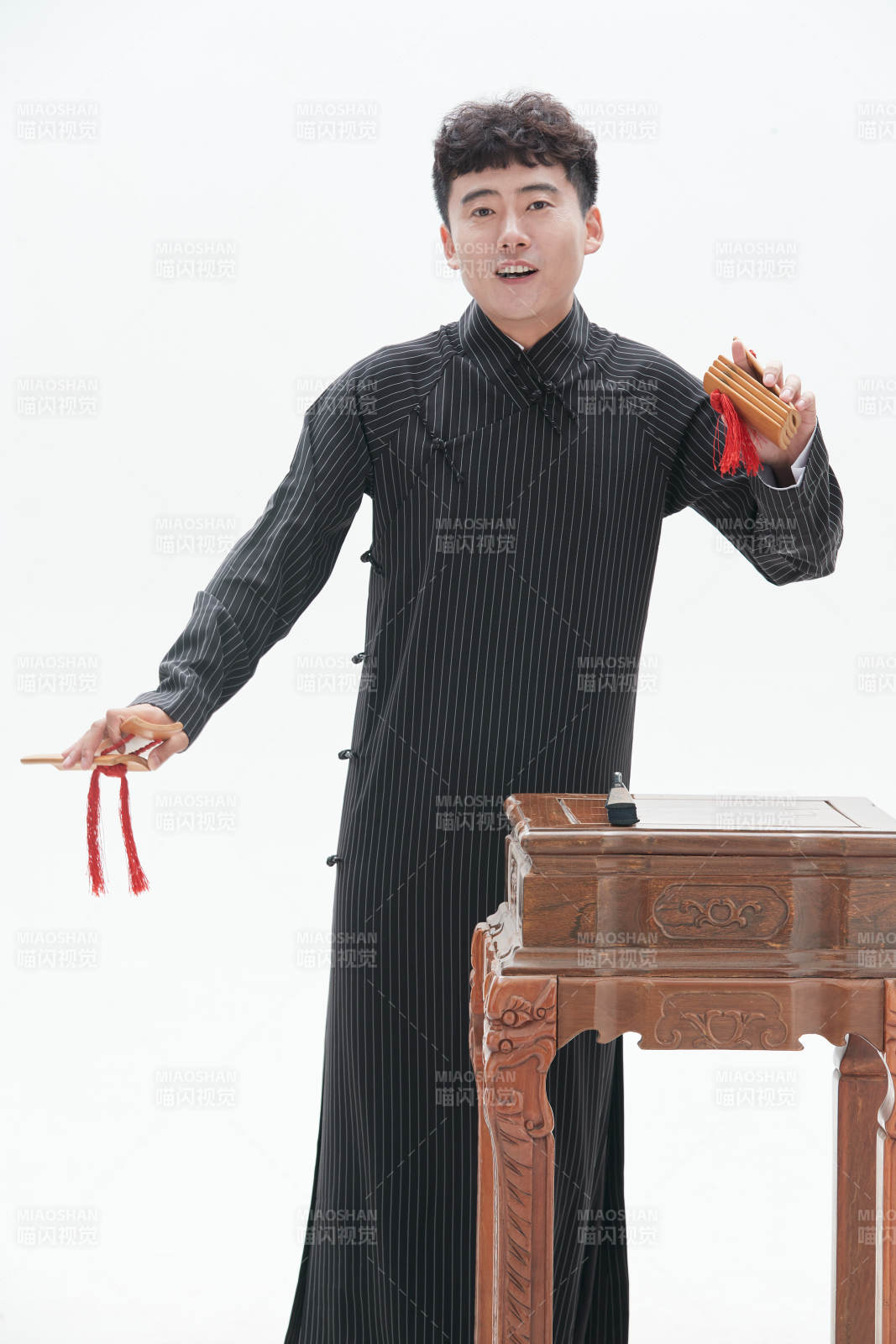 中国传统曲艺相声表演艺术形象