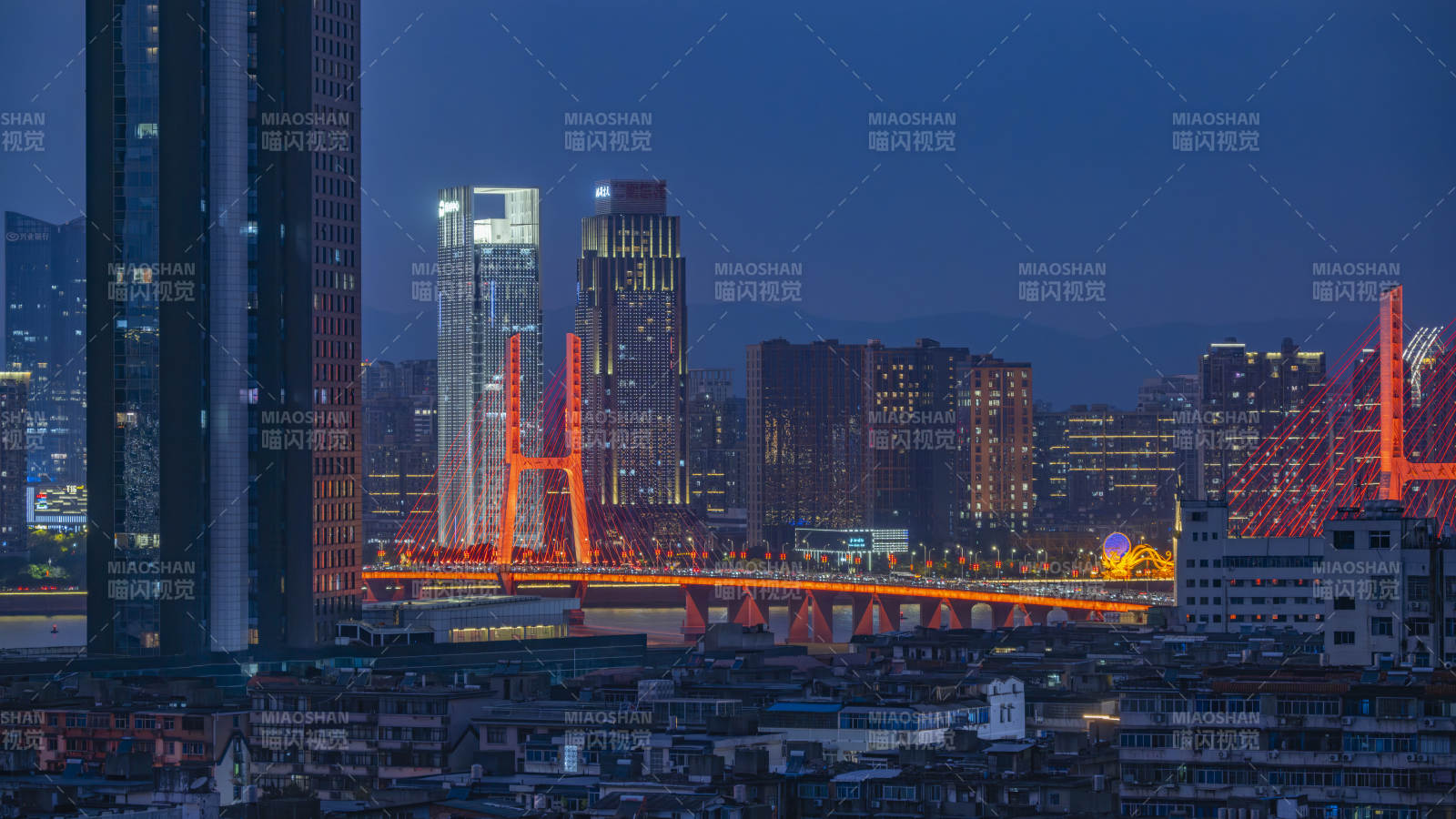 南昌夜幕下的城市灯火