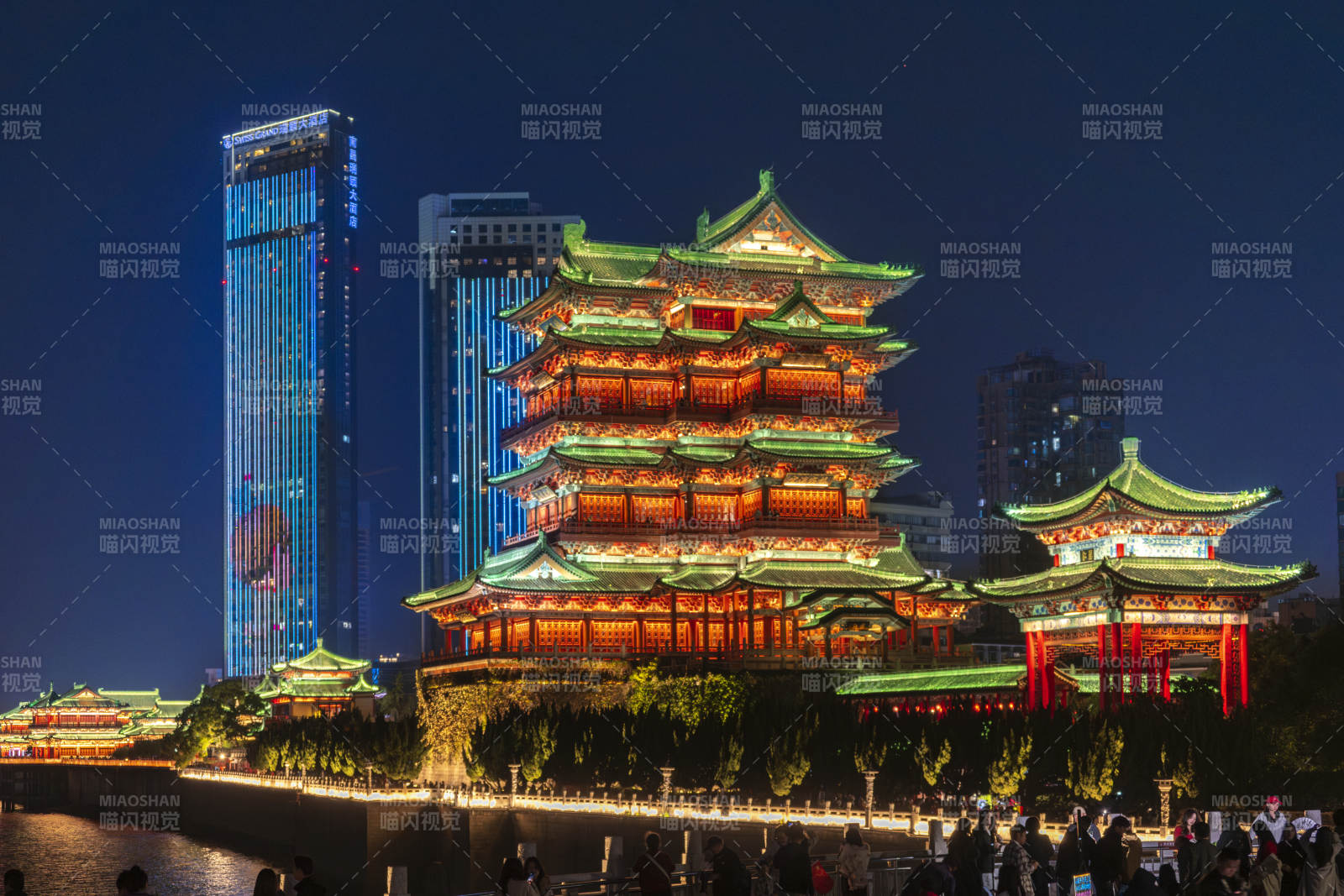 夜色中的滕王阁