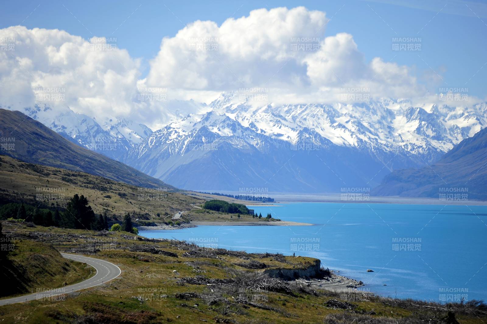 新西兰 雪山湖畔风光