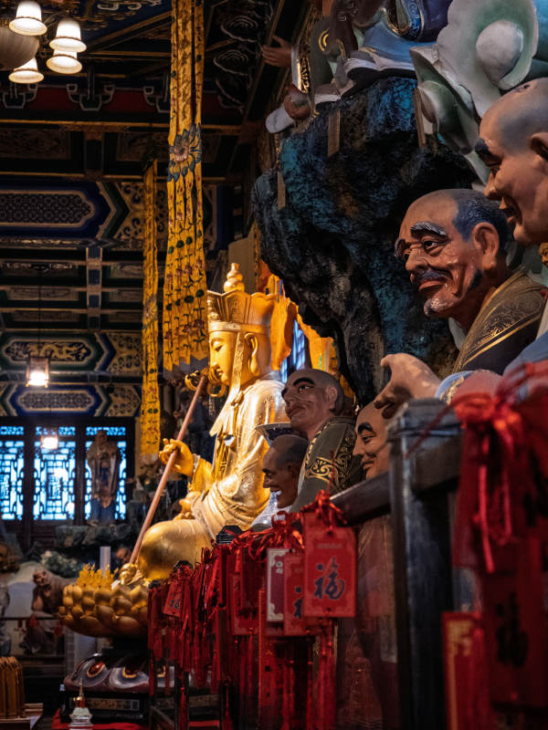 重庆罗汉寺与神像共辉
