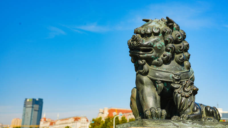 天津狮子桥铜狮守望城市天际