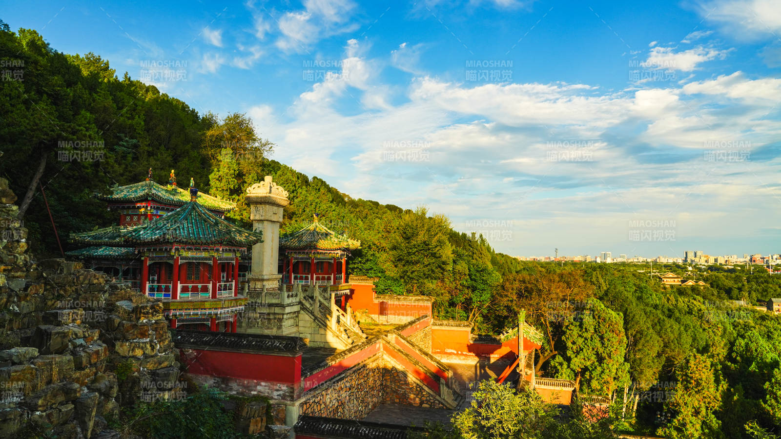 颐和园佛香阁两侧建筑（未开放）风光