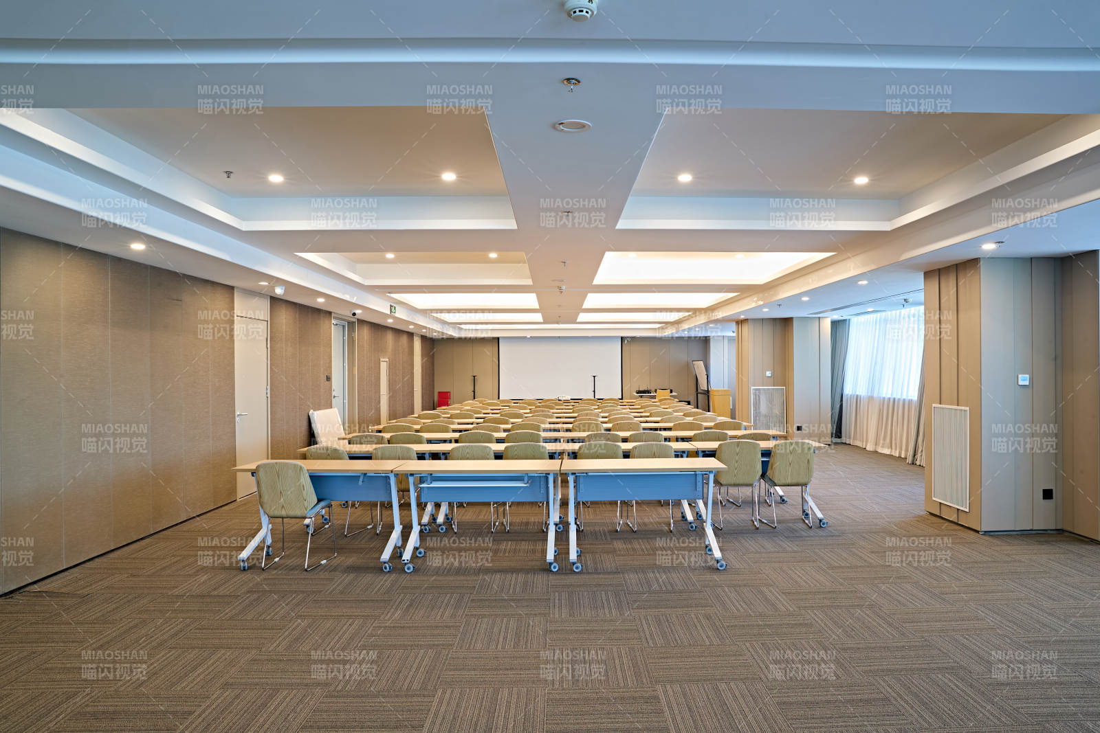 现代公司会议室