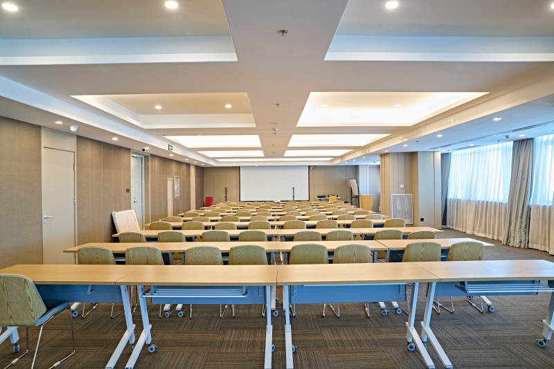 现代公司会议室