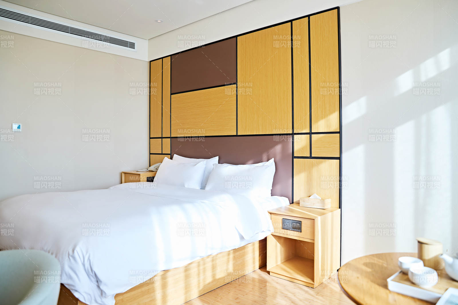 明亮整洁干净的酒店宾馆客房