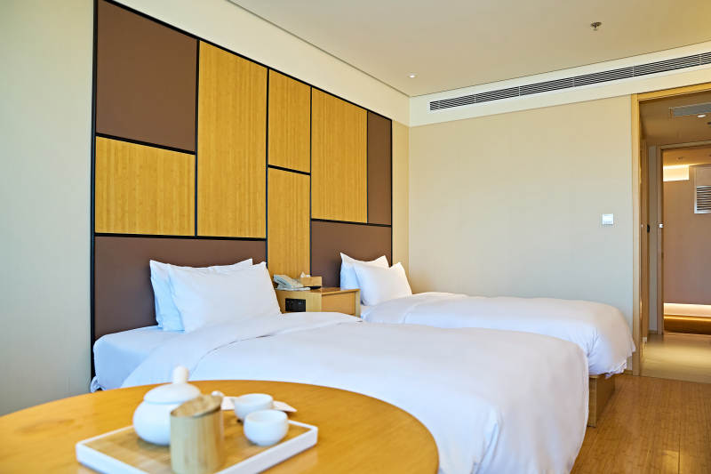 明亮整洁干净的酒店宾馆客房