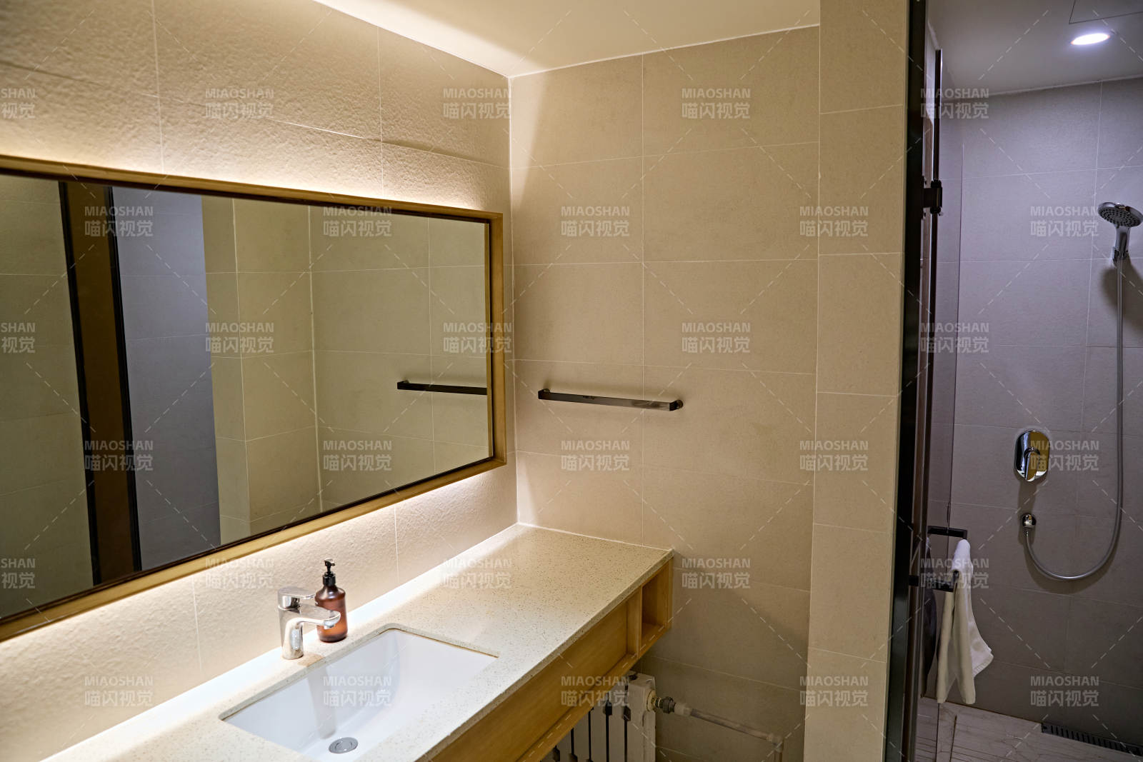 明亮整洁干净的酒店宾馆客房