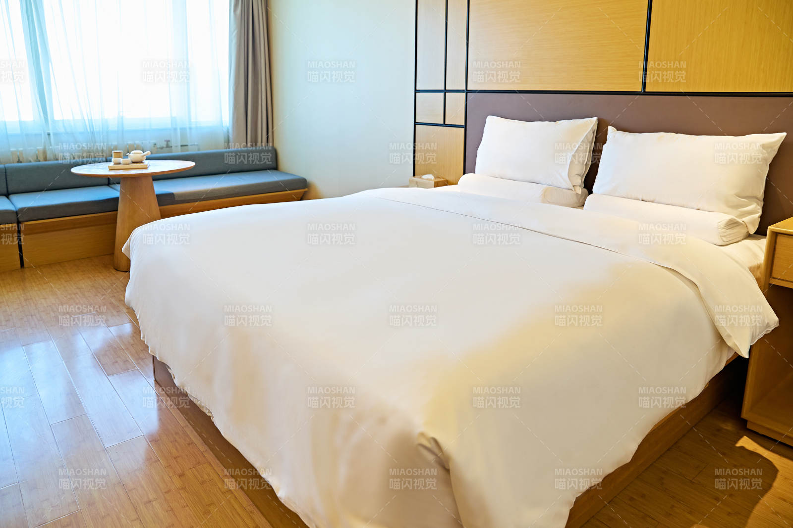 明亮整洁干净的酒店宾馆客房